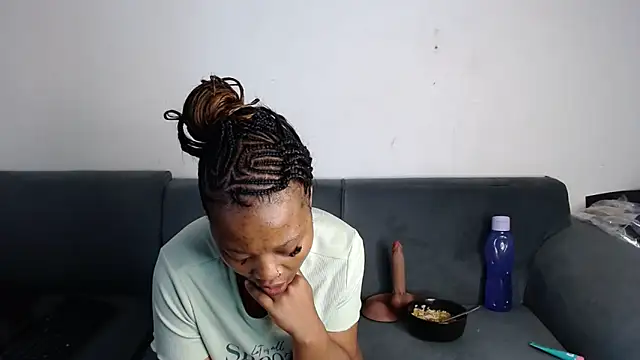 Snapshot of SZA_Doja chatting on February 17, 2026, 11:35 pm SZA Doja online show from February 17, 2026, 11:35 pm