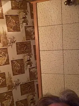 Tonybaloney1972 online show from April 17, 2026, 4:26 am