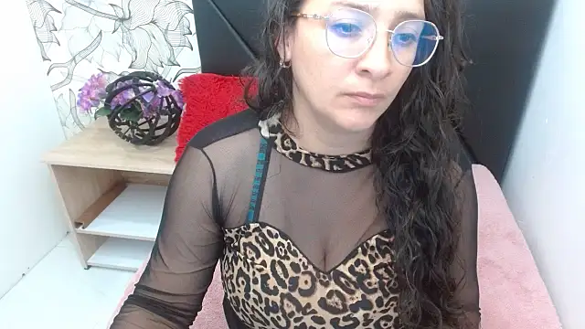 sarax ximena online show from April 30, 2026, 6:09 am