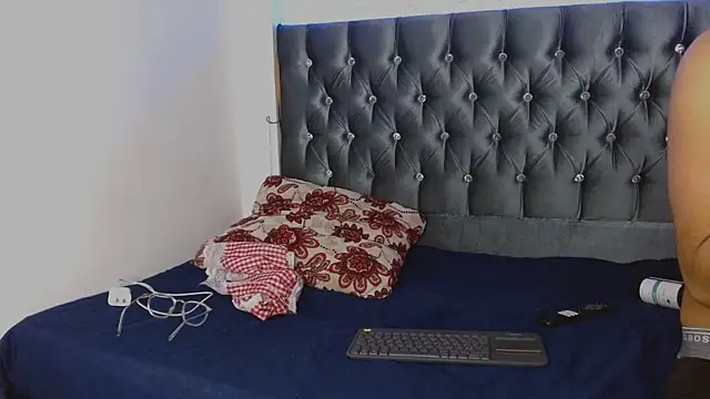 AntonellaAndNoah online show from March 12, 2025, 11:12 pm