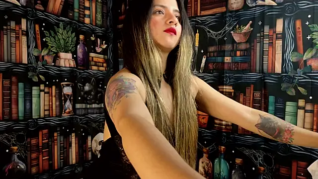 julietta   jackson online show from November 21, 2025, 9:25 pm