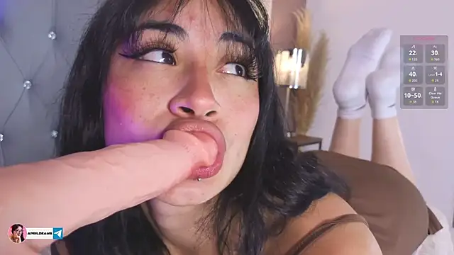 aprildreams19 online show from October 23, 2025, 1:10 pm