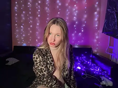 saint cat25 online show from March 18, 2025, 7:55 pm