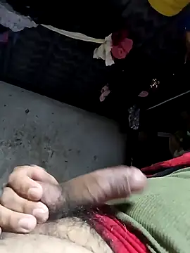 Snapshot of rayhot69 chatting on February 16, 2025, 11:39 pm rayhot69 online show from February 16, 2025, 11:39 pm