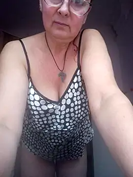 YourTenderness45 online show from December 31, 2024, 8:04 am