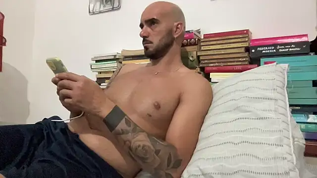 alessandromori91 online show from June 30, 2026, 9:04 pm