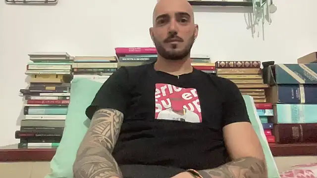 alessandromori91 online show from April 23, 2026, 8:43 pm