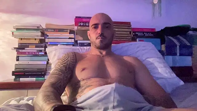 alessandromori91 online show from June 24, 2026, 9:34 pm