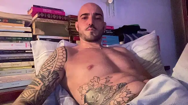 alessandromori91 online show from June 25, 2026, 9:09 pm