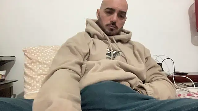 alessandromori91 online show from January 9, 2026, 9:00 pm