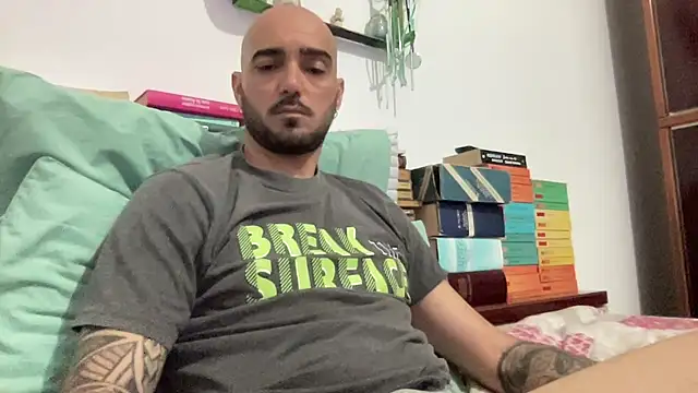 Snapshot of alessandromori91 chatting on May 3, 2026, 9:40 pm alessandromori91 online show from May 3, 2026, 9:40 pm