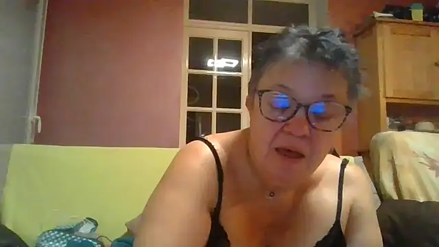 Vandeae44 online show from February 9, 2026, 8:40 pm