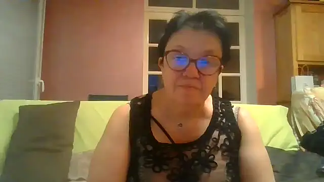 Vandeae44 online show from May 10, 2026, 7:49 pm