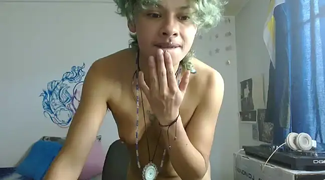 Snapshot of fenixmfx19 chatting on December 27, 2024, 6:31 pm fenixmfx19 online show from December 27, 2024, 6:31 pm