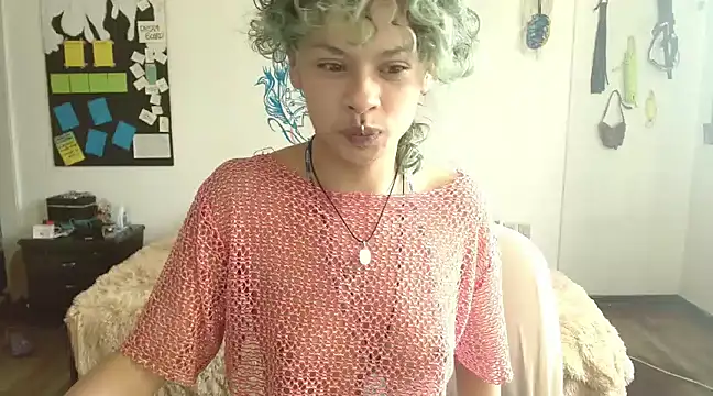 Snapshot of fenixmfx19 chatting on January 2, 2025, 9:18 pm fenixmfx19 online show from January 2, 2025, 9:18 pm