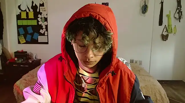 Snapshot of fenixmfx19 chatting on January 14, 2025, 8:15 pm fenixmfx19 online show from January 14, 2025, 8:15 pm