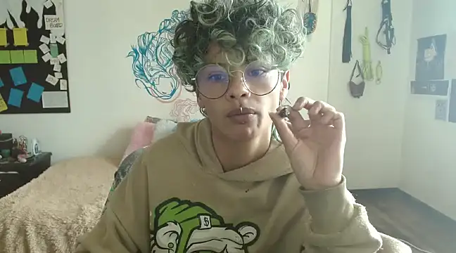 Snapshot of fenixmfx19 chatting on January 13, 2025, 7:10 pm fenixmfx19 online show from January 13, 2025, 7:10 pm