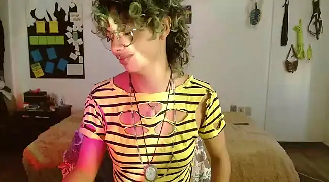 Snapshot of fenixmfx19 chatting on January 14, 2025, 5:12 pm fenixmfx19 online show from January 14, 2025, 5:12 pm