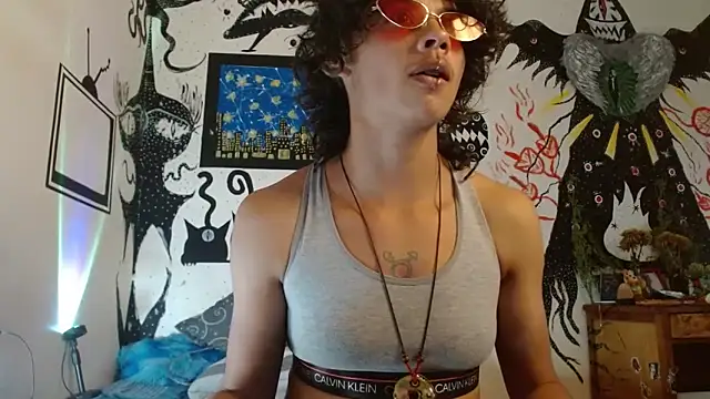 Snapshot of fenixmfx19 chatting on October 6, 2025, 9:15 pm fenixmfx19 online show from October 6, 2025, 9:15 pm