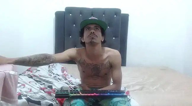 damian bottom bigcock online show from February 13, 2025, 9:49 pm