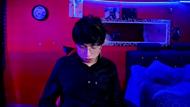 AnggelONfiree online show from March 5, 2025, 7:27 am