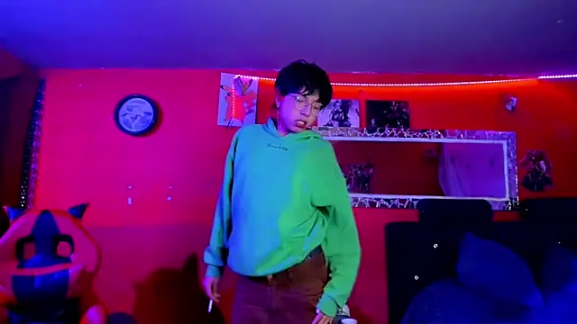 AnggelONfiree online show from March 10, 2025, 5:43 am