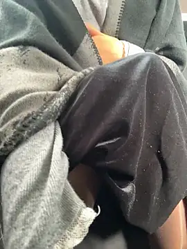 Snapshot of moneymaker_taipei chatting on October 25, 2025, 3:49 am moneymaker taipei online show from October 25, 2025, 3:49 am