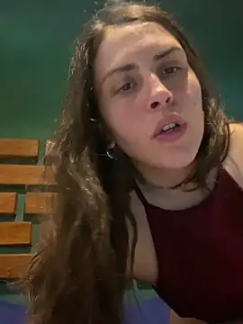 isadelasestrellas online show from December 18, 2025, 8:01 pm