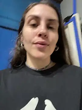 isadelasestrellas online show from April 30, 2026, 5:09 pm