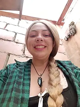 madelaine- online show from May 29, 2026, 4:24 pm