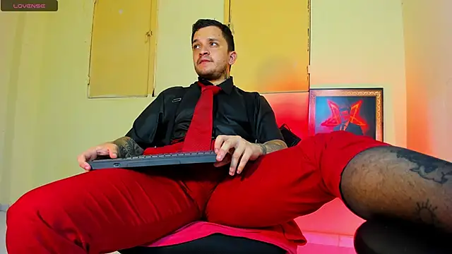 Snapshot of tony_landri chatting on March 20, 2026, 2:23 am tony landri online show from March 20, 2026, 2:23 am