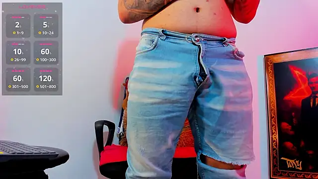 Snapshot of tony_landri chatting on February 20, 2026, 8:33 pm tony landri online show from February 20, 2026, 8:33 pm