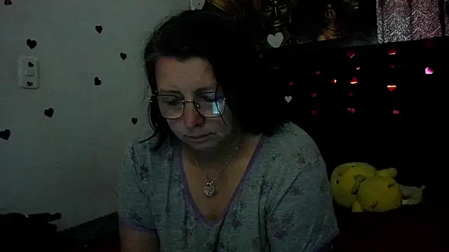 Evaaross 2345 online show from June 26, 2026, 1:17 pm