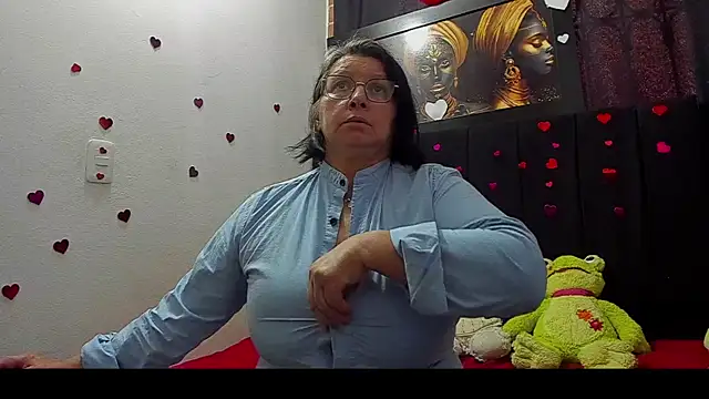 Evaaross 2345 online show from June 7, 2026, 8:36 pm