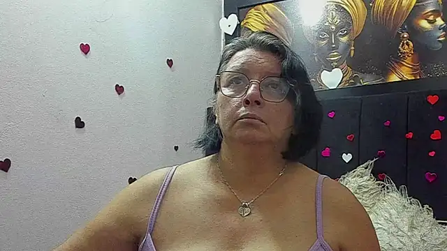 Evaaross 2345 online show from May 27, 2026, 10:28 pm
