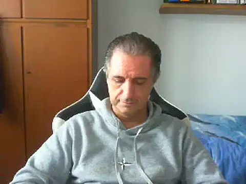 lliuk70mi online show from February 14, 2025, 2:54 pm