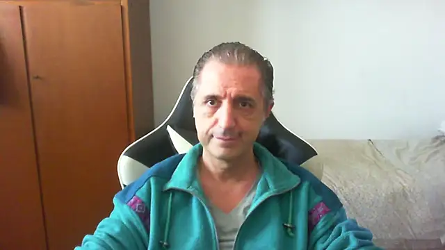 lliuk70mi online show from May 1, 2026, 12:54 pm