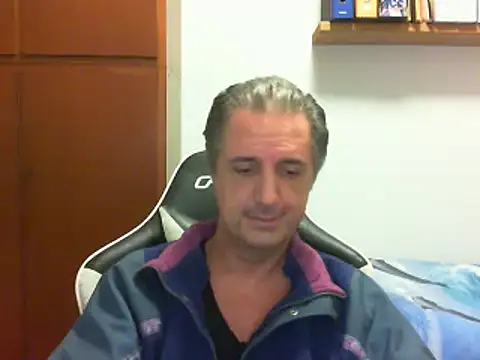 lliuk70mi online show from February 2, 2025, 7:14 pm