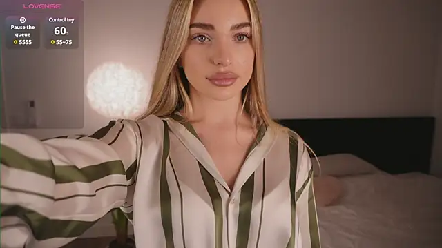 Nicole youthfull online show from March 15, 2025, 7:59 pm