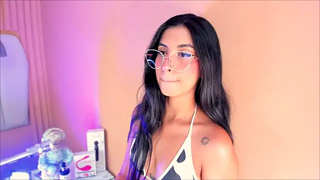 zia cooper online show from October 15, 2025, 6:49 pm