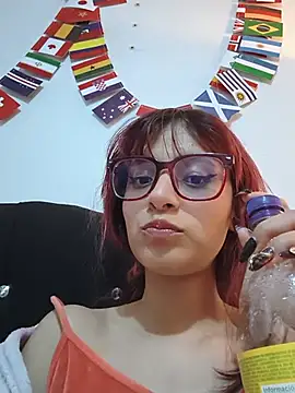 Snapshot of RedMeloddy chatting on July 3, 2026, 3:13 am RedMeloddy online show from July 3, 2026, 3:13 am
