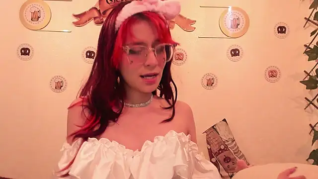 RedMeloddy online show from September 27, 2025, 8:15 pm