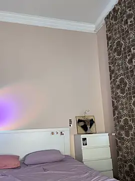 bigbabykiki online show from October 24, 2025, 6:12 am