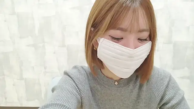 LOVE MOMO LOVE online show from April 28, 2026, 2:54 pm