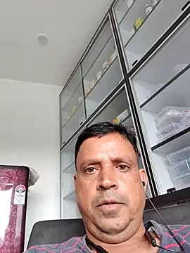 Snapshot of Raj1043 chatting on July 6, 2026, 7:15 am Raj1043 online show from July 6, 2026, 7:15 am