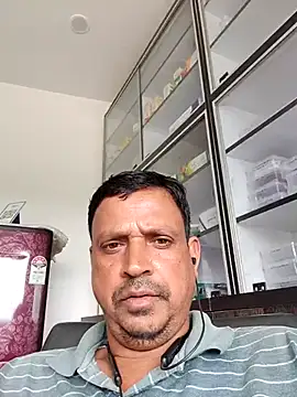 Snapshot of Raj1043 chatting on July 27, 2026, 6:42 am Raj1043 online show from July 27, 2026, 6:42 am