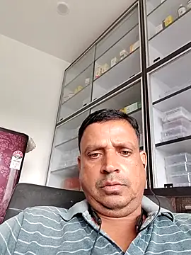 Snapshot of Raj1043 chatting on July 7, 2026, 5:21 am Raj1043 online show from July 7, 2026, 5:21 am