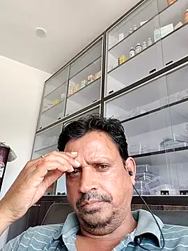 Snapshot of Raj1043 chatting on June 27, 2026, 6:52 am Raj1043 online show from June 27, 2026, 6:52 am