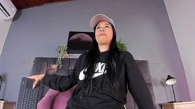 DulceAurora   online show from November 28, 2025, 2:45 am