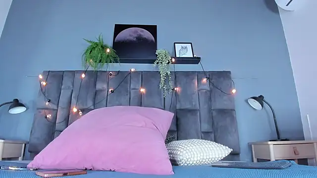 DulceAurora   online show from July 3, 2026, 2:51 am